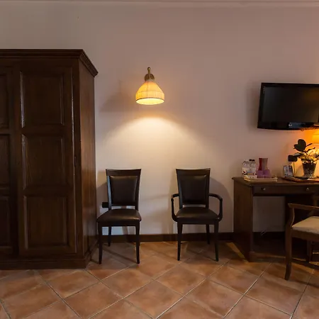 Al Castello Отель Силлавенго