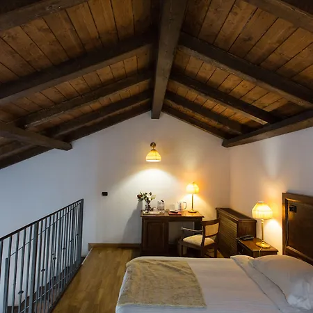 Al Castello Hotell Sillavengo